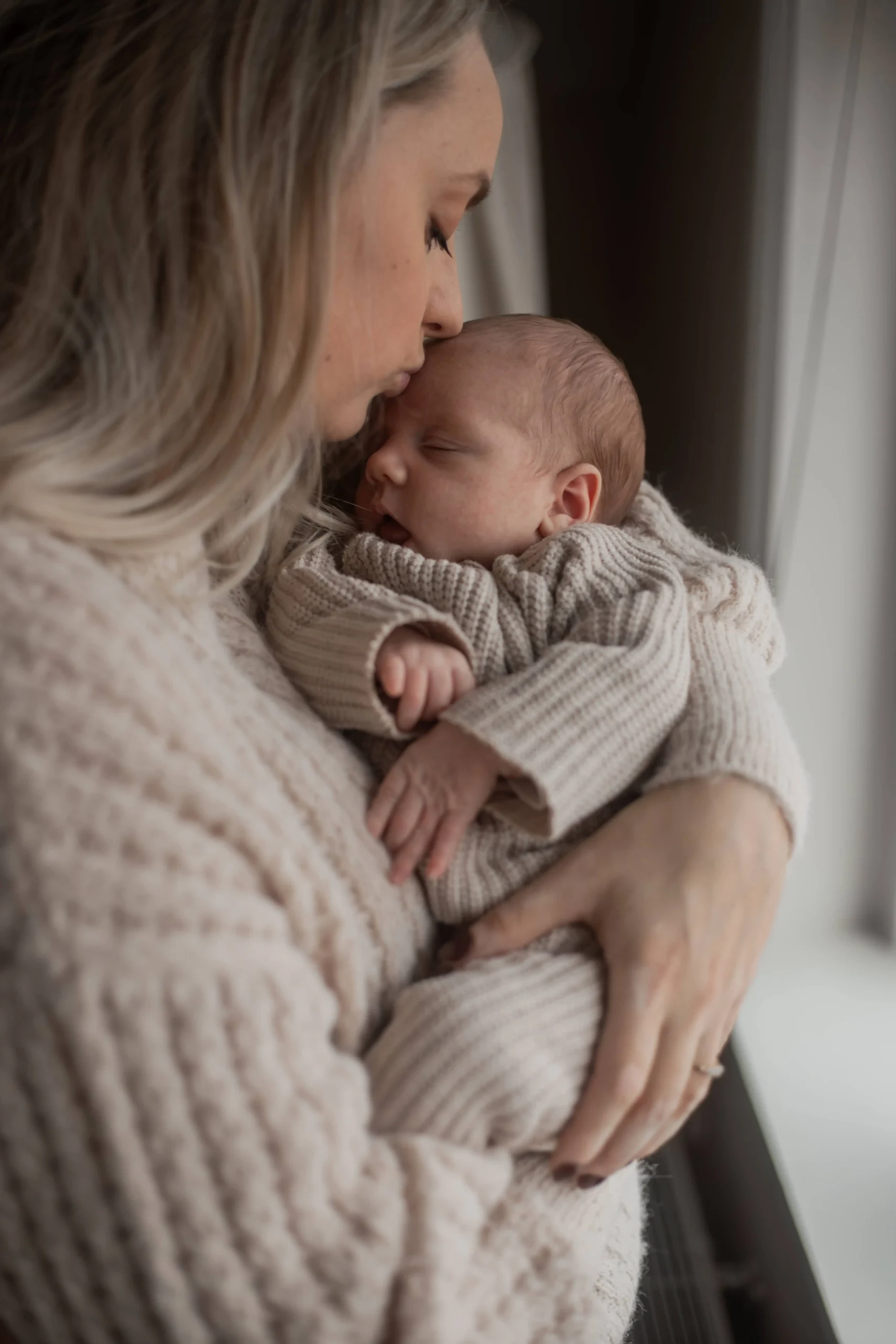 Newbornshoot moeder en dochter